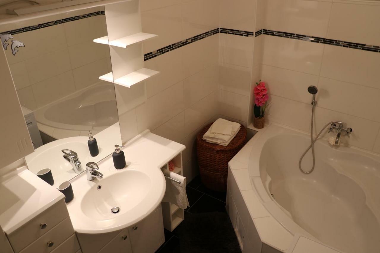 The Lakehouse Villa Neusiedl Am See Wienerstrasse 8 Екстериор снимка