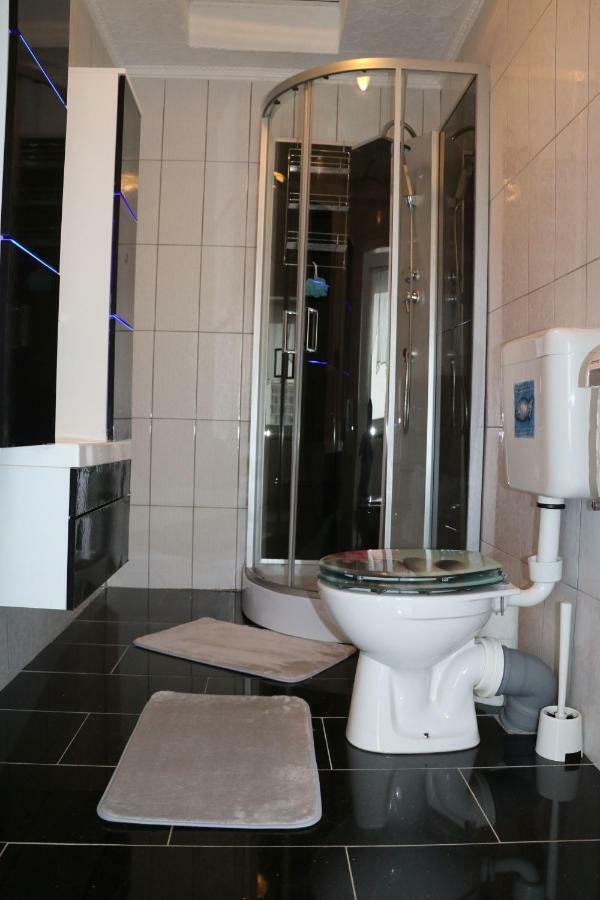 The Lakehouse Villa Neusiedl Am See Wienerstrasse 8 Екстериор снимка